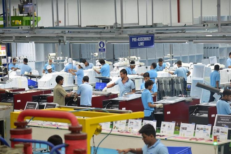 Samsung opens the world's biggest smartphone facility in India